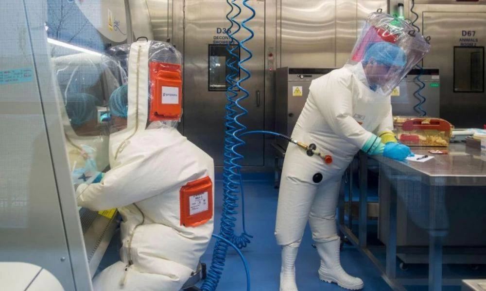 Πώς οδηγηθήκαμε εκ νέου στην ενοχοποίηση του εργαστηρίου της Ουχάν